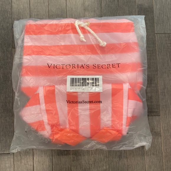 Victoria's Secret Handbags - NWT Victoria's Secret Cooler Beach Bag Backpack
